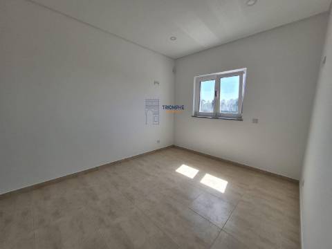 Moradia Maxial Monte Redondo