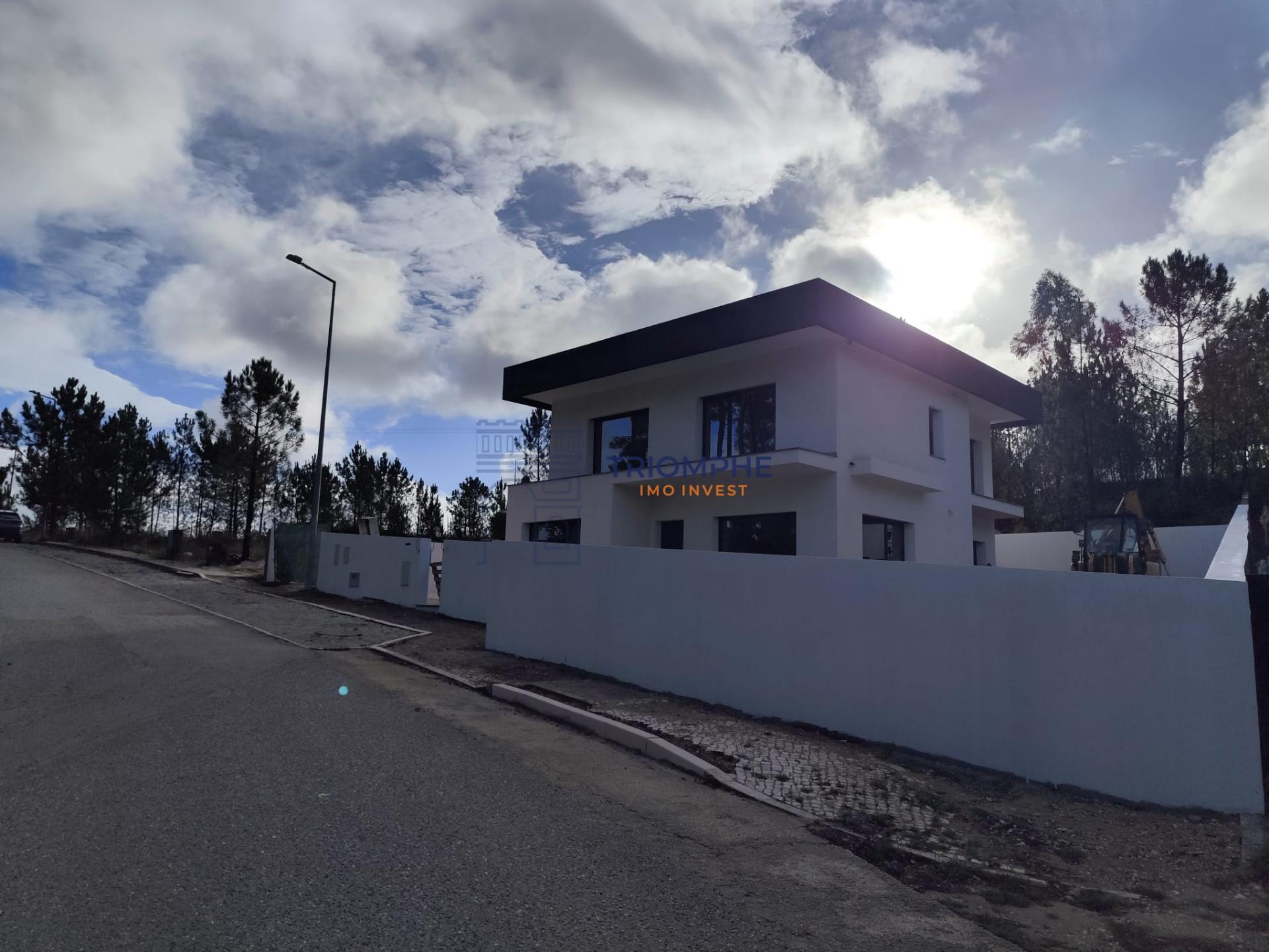 Moradia t4 com design Contemporâneo - Ansião 