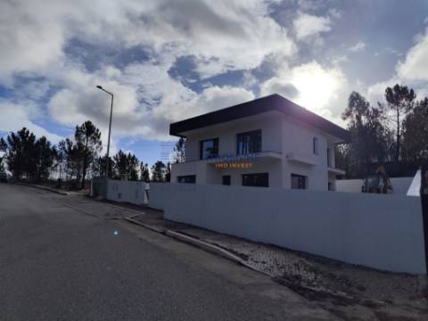 Moradia t4 com design Contemporâneo - Ansião 