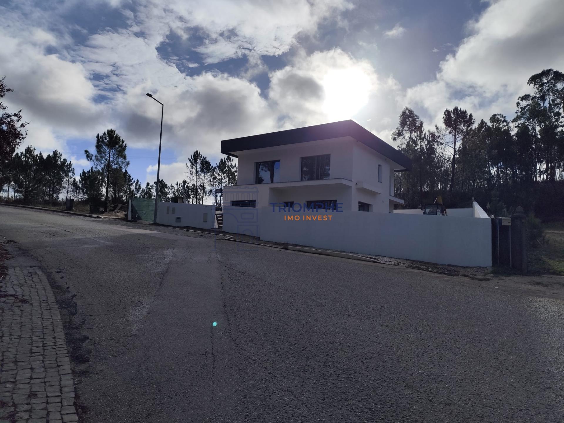 Moradia t4 com design Contemporâneo - Ansião 