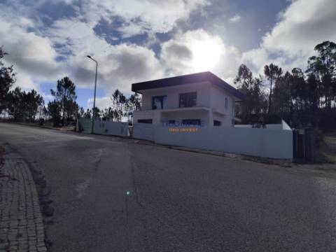 Moradia t4 com design Contemporâneo - Ansião 