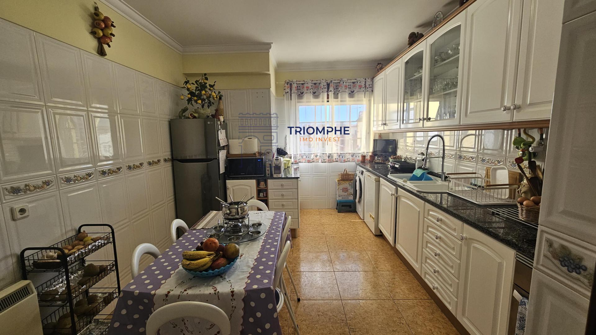 T2 com box Portas de Benfica,Venda Nova, Amadora