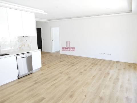 Penthouse T3 Novo Garagem Terraço, Centro Lourinhã
