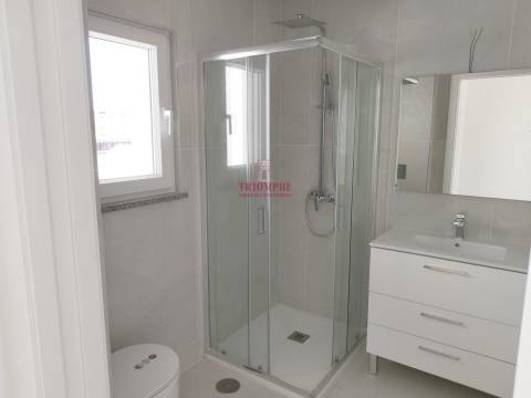 Penthouse T3 Novo Garagem Terraço, Centro Lourinhã