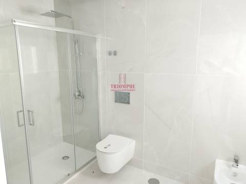 Penthouse T3 Novo Garagem Terraço, Centro Lourinhã