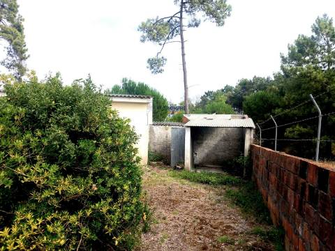 Moradia T1 inserida lote terreno 646m2 Pataias e Martingança