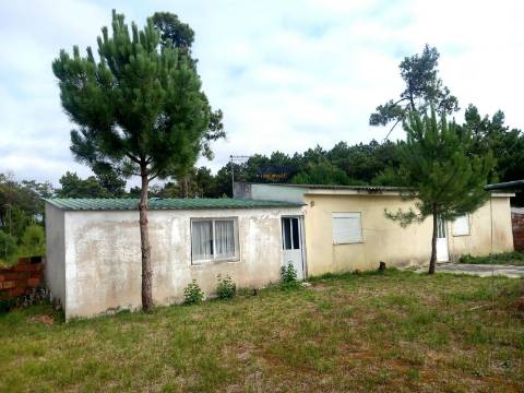 Moradia T1 inserida lote terreno 646m2 Pataias e Martingança