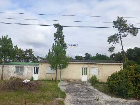 Moradia T1 inserida lote terreno 646m2 Pataias e Martingança