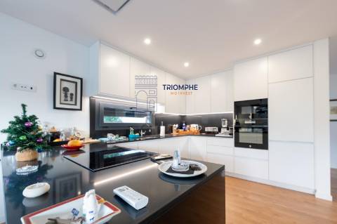 Moradia Isolada 3 suites com piscina,Estoril