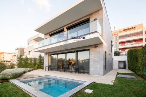 Moradia Isolada 3 suites com piscina,Estoril