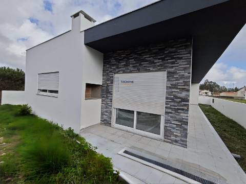 Moradia T4 de Arquitetura contemporânea em Pataias, Alcobaça