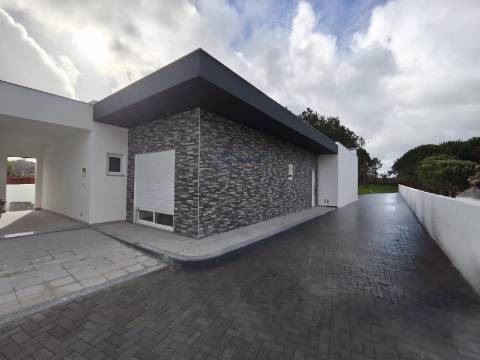 Moradia T4 de Arquitetura contemporânea em Pataias, Alcobaça