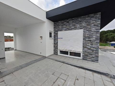 Moradia T4 de Arquitetura contemporânea em Pataias, Alcobaça