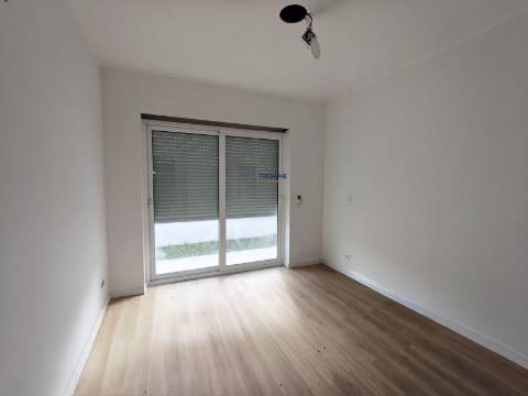 Moradia T4 de Arquitetura contemporânea em Pataias, Alcobaça