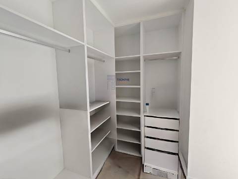 Moradia T4 de Arquitetura contemporânea em Pataias, Alcobaça