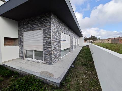 Moradia T4 de Arquitetura contemporânea em Pataias, Alcobaça