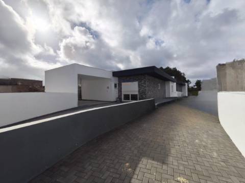 Moradia T4 de Arquitetura contemporânea em Pataias, Alcobaça