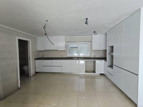 Moradia T3 de Arquitetura contemporânea em Pataias, Alcobaça