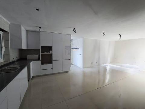 Moradia T3 de Arquitetura contemporânea em Pataias, Alcobaça