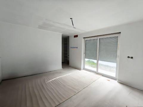 Moradia T3 de Arquitetura contemporânea em Pataias, Alcobaça