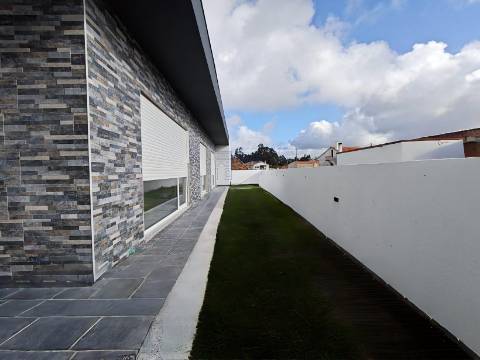 Moradia T3 de Arquitetura contemporânea em Pataias, Alcobaça