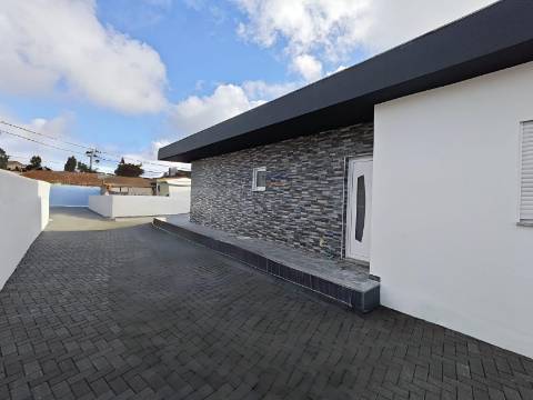 Moradia T3 de Arquitetura contemporânea em Pataias, Alcobaça