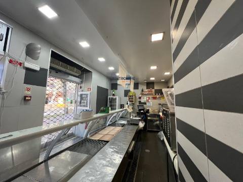 Estabelecimento Comercial Mina de Água Amadora