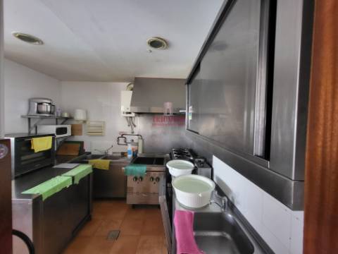 Estabelecimento Comercial Bucelas