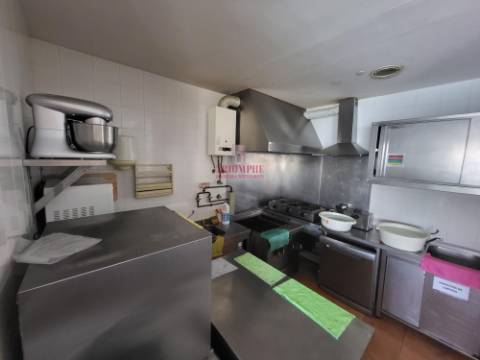 Estabelecimento Comercial Bucelas