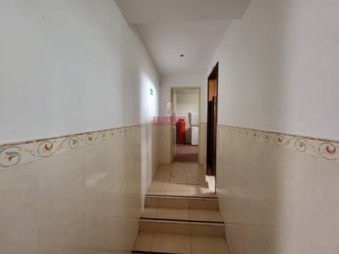 Estabelecimento Comercial Bucelas