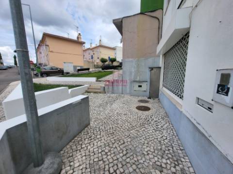 Estabelecimento Comercial Bucelas