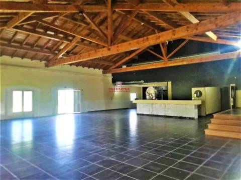 Edifício Comercial em Pombal, próximo à Zona Industrial