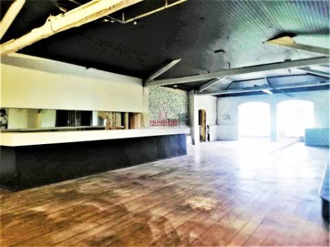 Edifício Comercial em Pombal, próximo à Zona Industrial