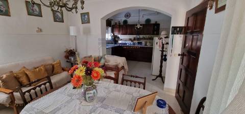 Moradia T4 com terreno, Riachos, Torres Novas