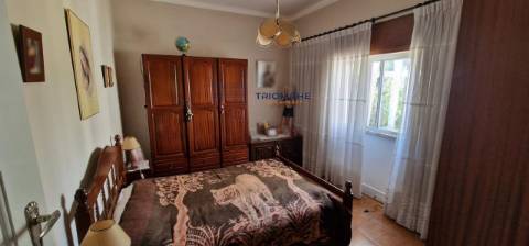 Moradia T4 com terreno, Riachos, Torres Novas