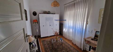 Moradia T4 com terreno, Riachos, Torres Novas