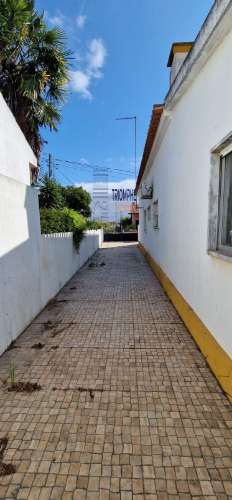 Moradia T4 com terreno, Riachos, Torres Novas