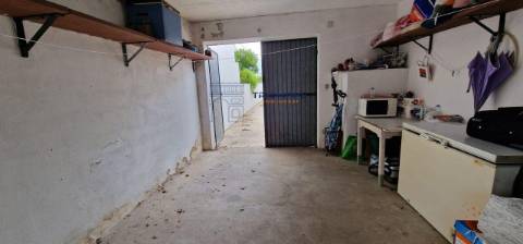 Moradia T4 com terreno, Riachos, Torres Novas