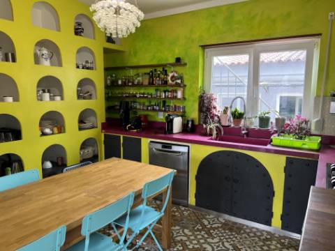 Moradia T6 em lote de 2000m2 em Seixal, Lourinhã