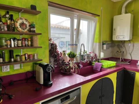 Moradia T6 em lote de 2000m2 em Seixal, Lourinhã