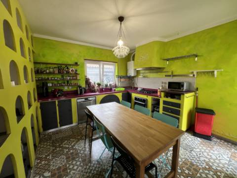 Moradia T6 em lote de 2000m2 em Seixal, Lourinhã