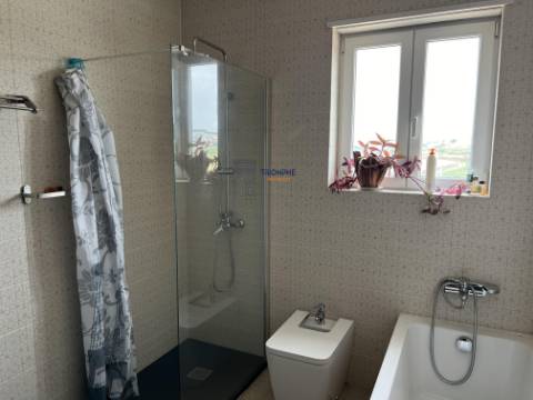 Moradia T6 em lote de 2000m2 em Seixal, Lourinhã