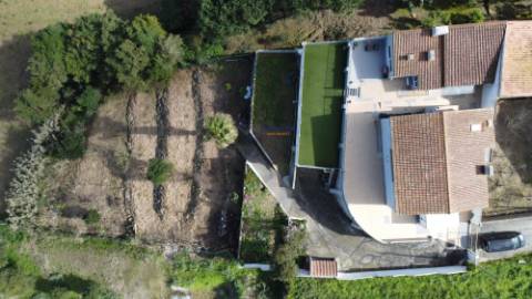 Moradia T6 em lote de 2000m2 em Seixal, Lourinhã