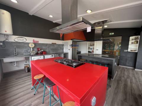 Moradia T6 em lote de 2000m2 em Seixal, Lourinhã