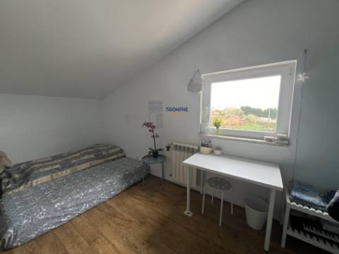 Moradia T6 em lote de 2000m2 em Seixal, Lourinhã