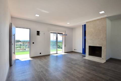 Moradia T5 com piscina Constância