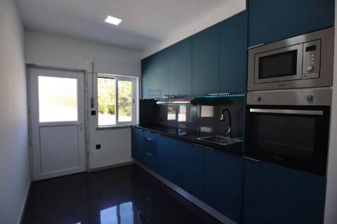 Moradia T5 com piscina Constância