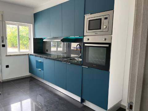 Moradia T5 com piscina Constância