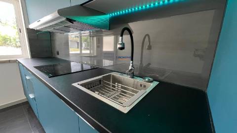 Moradia T5 com piscina Constância