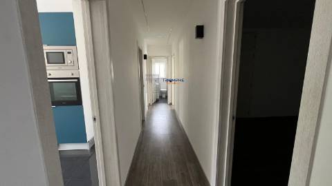 Moradia T5 com piscina Constância